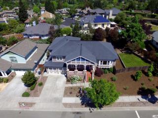 169 John Roberts Dr, Cotati, CA 94931-5386