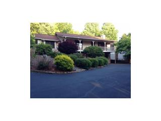 436 Long View Dr, Hiawassee, GA 30546-3404