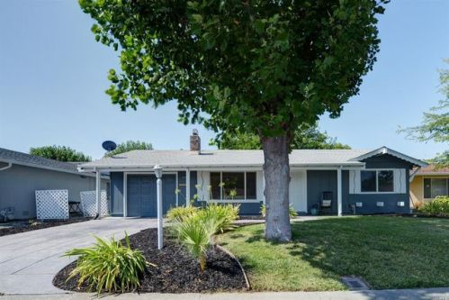 130 Olympic Cir, Vacaville, CA 95687-3306