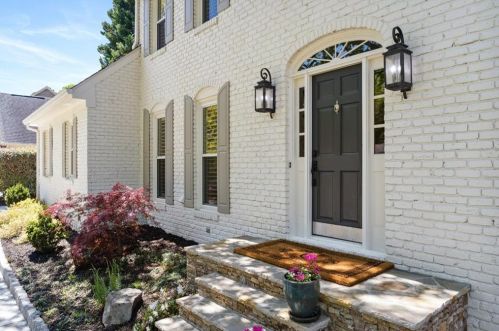 6930 Hunters Knl, Atlanta GA  30328-1763 exterior