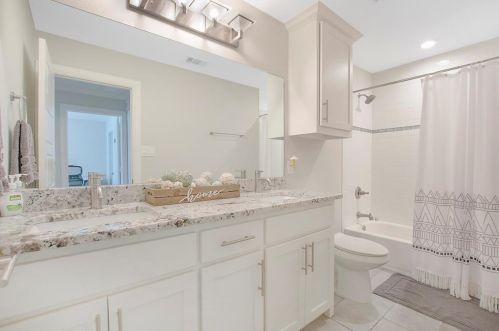 2104 Cologne Dr, Carrollton TX 75007-2336 exterior