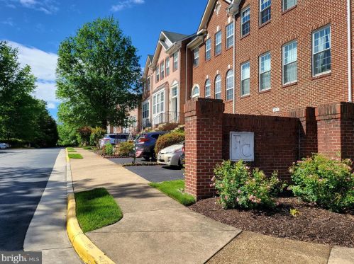 2822 Little Falls Pl, Falls Church, VA 22042-1730