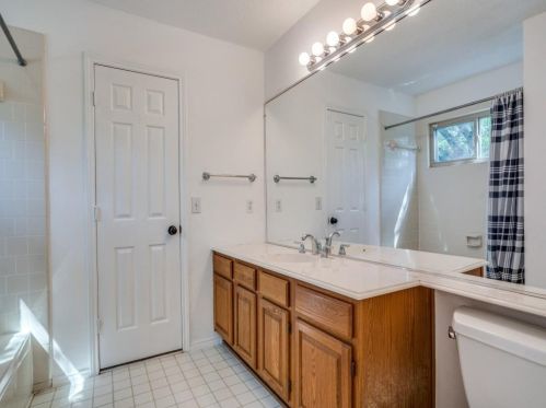 2139 Lavaca Trl, Carrollton TX 75010-4025 exterior