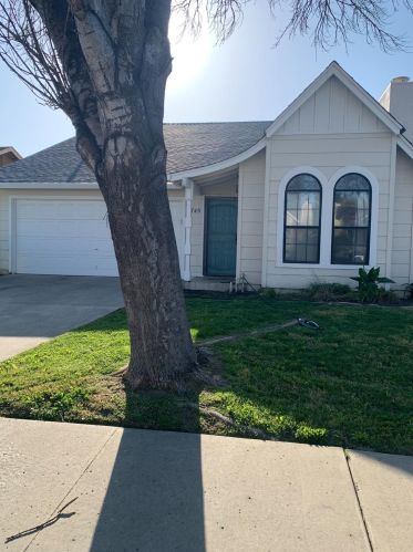 2745 Jeannie Ct, Turlock, CA 95382-1076