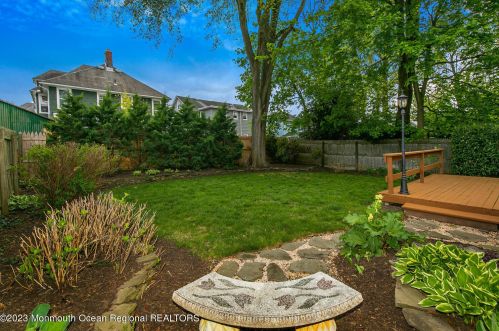 35 Leroy Pl, Tinton Falls NJ  07701-1712 exterior