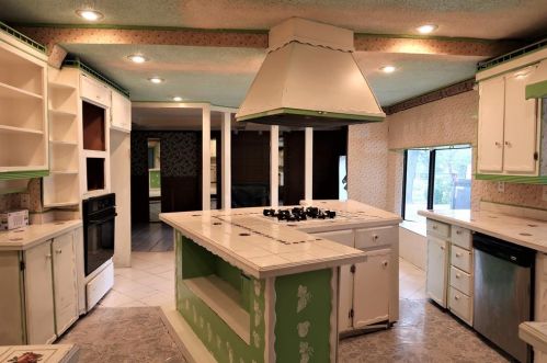 4858 Eastline Dr, Fort Worth TX  76119-4618 exterior