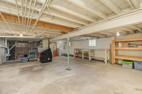 2071 61 Ave, Hobart IN 46342-6517 exterior