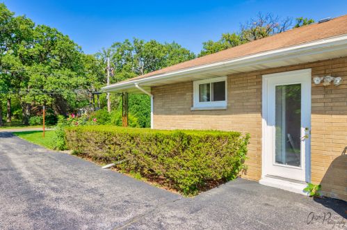 1845 Kellogg Ave, Waukegan, IL 60087-4708