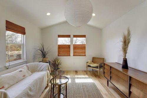 2314 9th St, Austin, TX 78702-3532