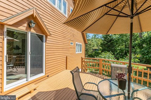 151 Snowden Ln, Princeton NJ 08540-3917 exterior