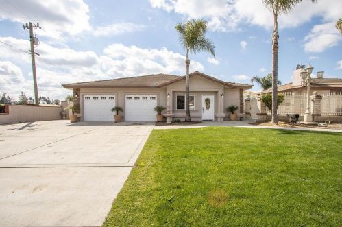 26128 Club Dr, Madera, CA 93638-0292