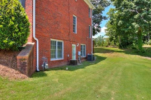 5065 Highland Lake Dr, Atlanta GA  30349-3924 exterior