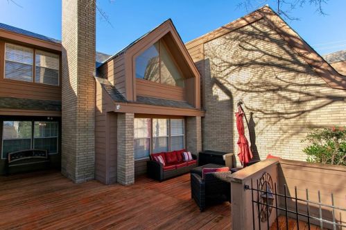 3122 Camelot Dr, Bryan, TX 77802-2854