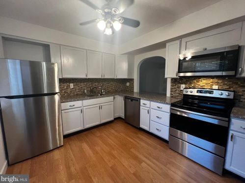 7148 Lasting Light Way, Columbia MD  21045-5137 exterior