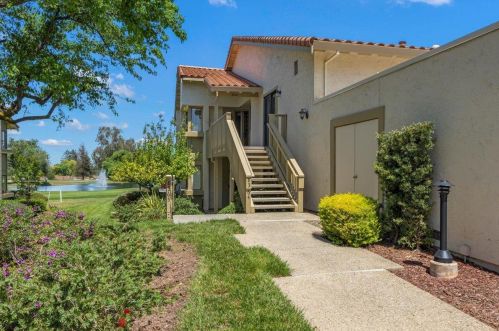 8364 Riesling Way, San Jose, CA 95135-1404