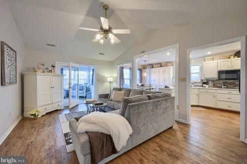 12 Mill Pond Dr, Lancaster PA  17603-7411 exterior