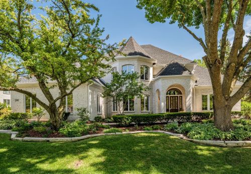 2740 Wendy Dr, Naperville, IL 60565-5320