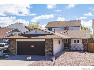 1632 Biscay Cir, Denver CO  80011-5221 exterior