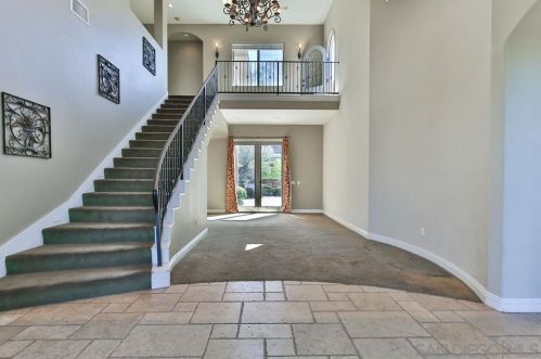 2707 Cazadero Dr, Carlsbad, CA 92009-5814
