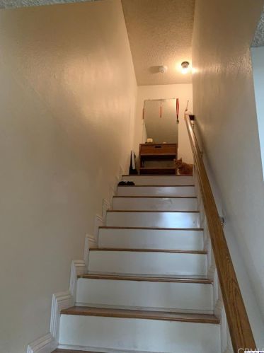 133 Carr Dr, Glendale CA  91205-1552 exterior