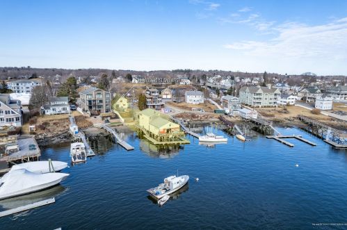 21 Badgers Is, Kittery, ME 03904-1601