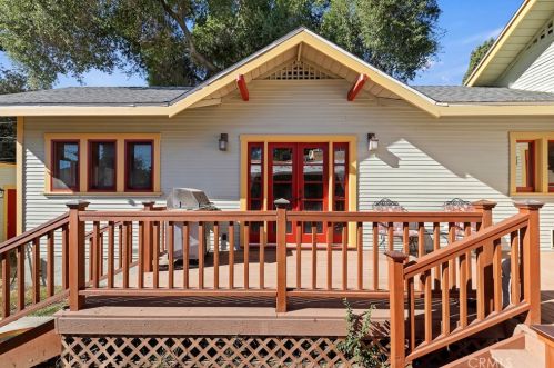 3892 Linwood Pl, Riverside CA  92506-1889 exterior