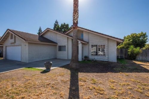 2204 Paul Ave, Clovis, CA 93611-5312