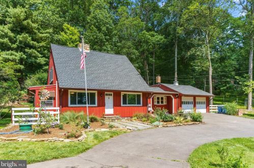 2106 Youngs Dr, Haymarket, VA 20169-1558