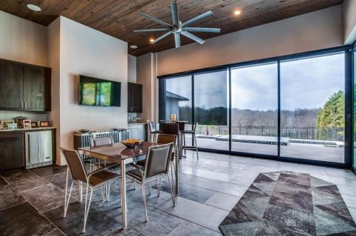 6821 Saucon Vly Dr, Fort Worth TX  76132-7125 exterior