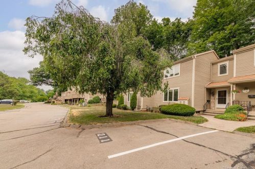 212 Waters Edge Dr, Southington, CT 06489-3467
