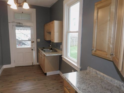 1229 Dewey Ave, Cincinnati OH  45205-1415 exterior