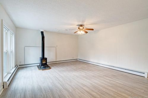 7 Moosehorn Rd, Granby CT  06090-1006 exterior