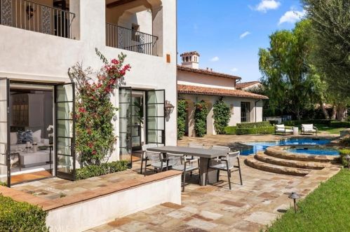 22 Black Falcon, Irvine CA  92603-0420 exterior