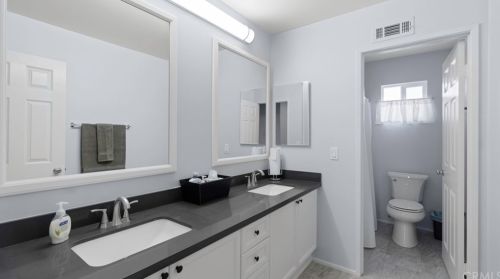 12741 Royal Palm Ln, Riverside CA  92503-7077 exterior