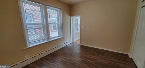 6819 Jackson St, Philadelphia PA  19135-2211 exterior