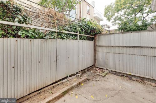 1210 Howard St, Philadelphia PA  19147-5413 exterior