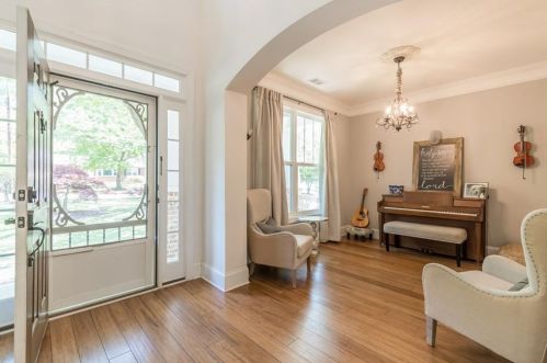 1648 Beacon Hill Blvd, Atlanta GA  30329-2556 exterior