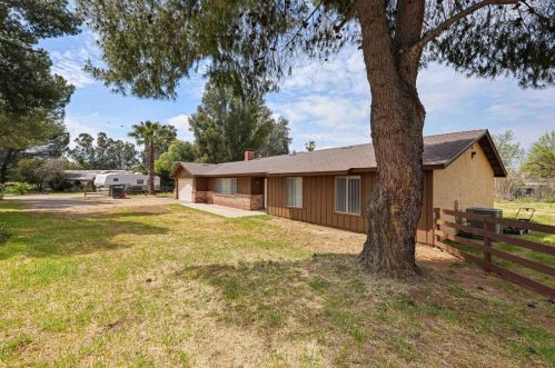 1639 H St, Ramona, CA 92065-2636