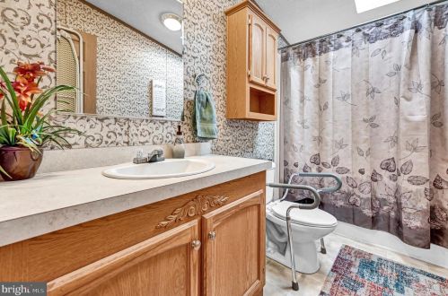 135 Raptor Dr, Hanover PA  17331-8108 exterior