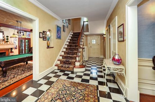 320 Chews Landing Rd, Tavistock, NJ 08033-3840