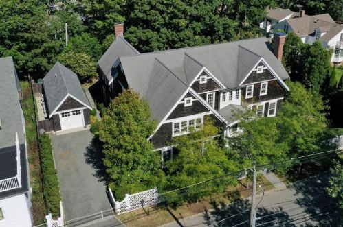 138 Webster St, Middletown, RI 02840-6911