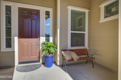 957 Calle De La Rosa, Santa Maria, CA 93455-6092