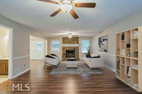65 Freestone Dr, Newnan, GA 30265-1774