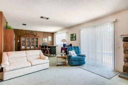 6950 Peralta Pl, Riverside CA  92509-6311 exterior