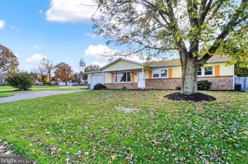 3500 Village Rd, York, PA 17315-4436