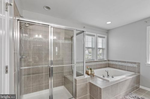 402 Chickamauga Dr, Harpers Ferry WV  25425 exterior