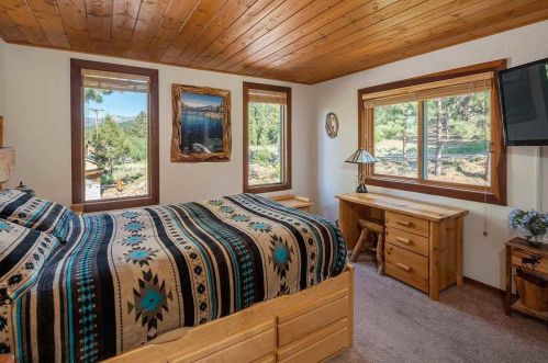 15800 Donnington Ln, Truckee CA  96161-1229 exterior