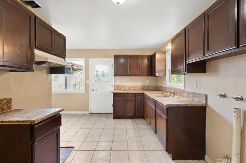 218 Mtn Vw St, Santa Ana CA 92703-4021 exterior