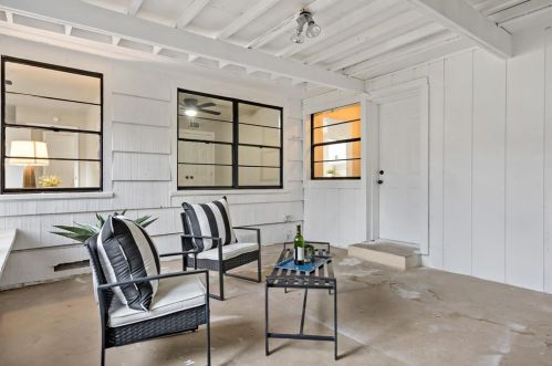 4801 Selkirk Dr, Fort Worth TX  76109-5043 exterior