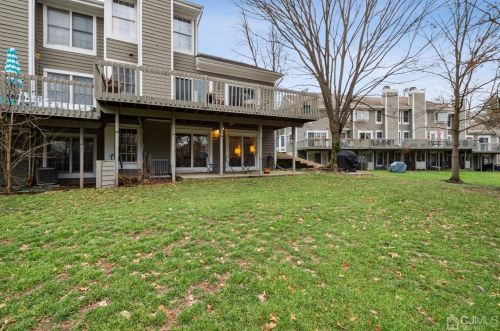 62 Springwood Ct, Princeton NJ  08540-9404 exterior